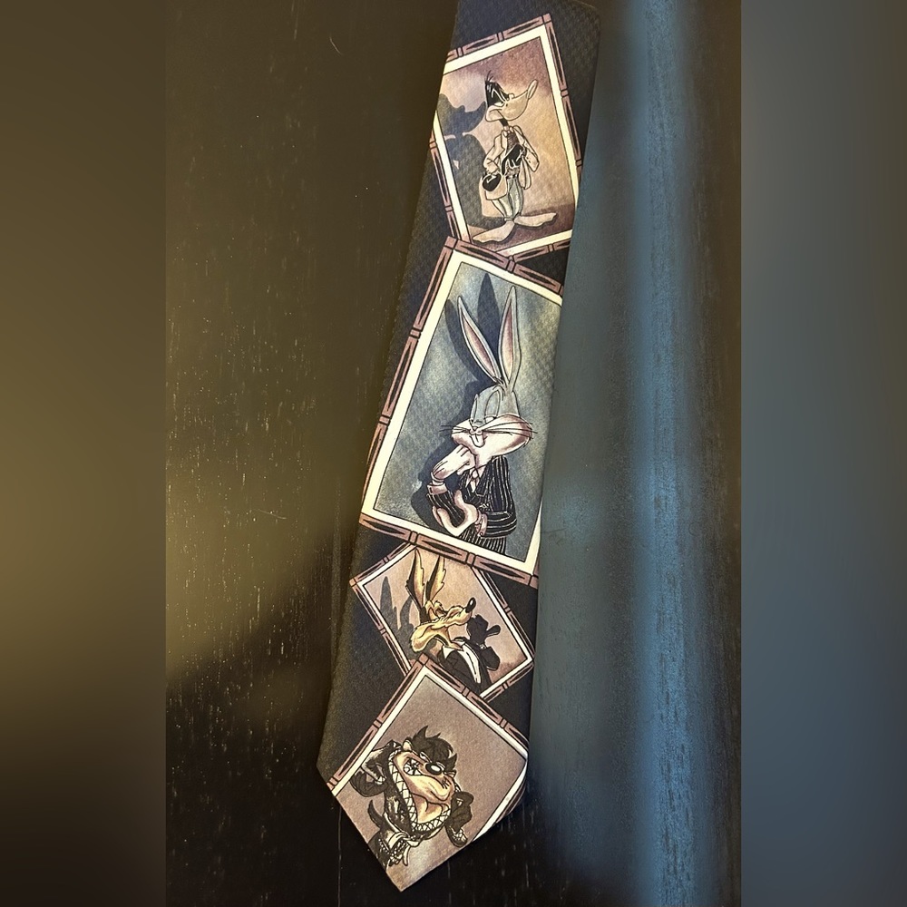 Vintage Looney Tunes Mania tie
